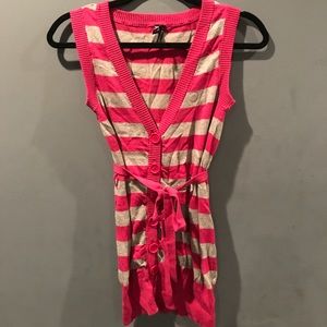 ❄️Takeout Pink & Gray Striped Vest w/tie Small